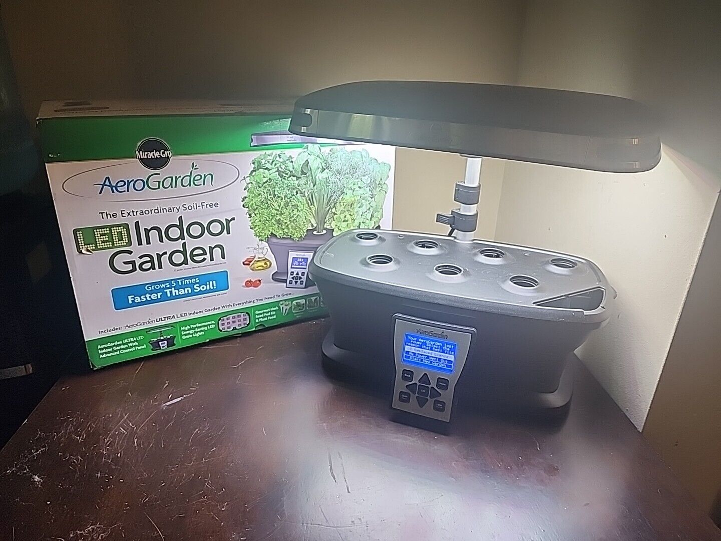 AeroGarden Ultra LED Indoor Garden  (100744-BLK)  Miracle-Gro - 7 Plants Slots