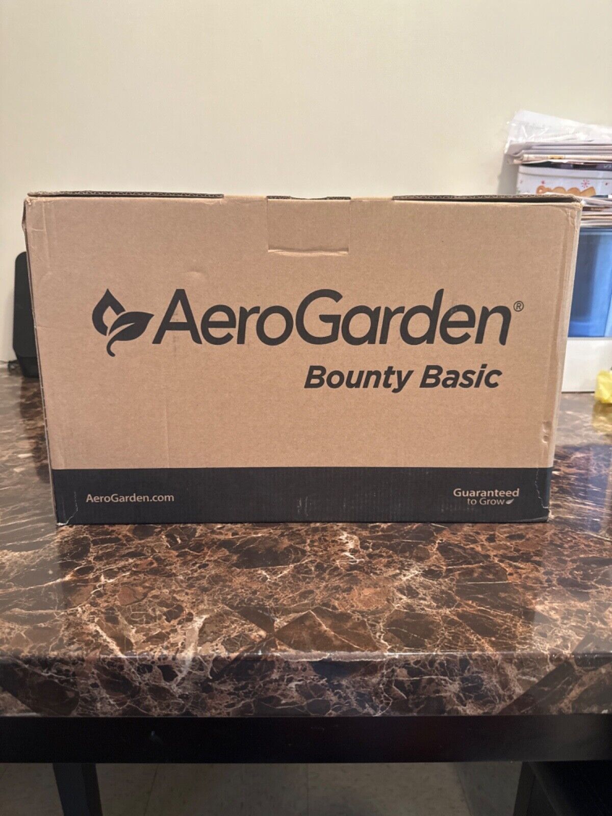 AeroGarden Bounty Basic LED Garden 100911-BLK New 